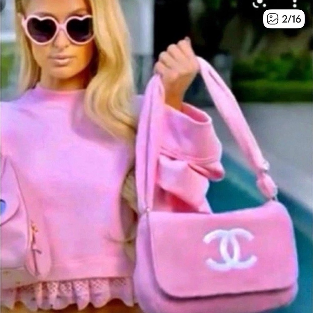 CHANEL Precision VIP Bag in Pink Logo Fleece Crossbody/Shoulder Bag - Picture 2 of 13